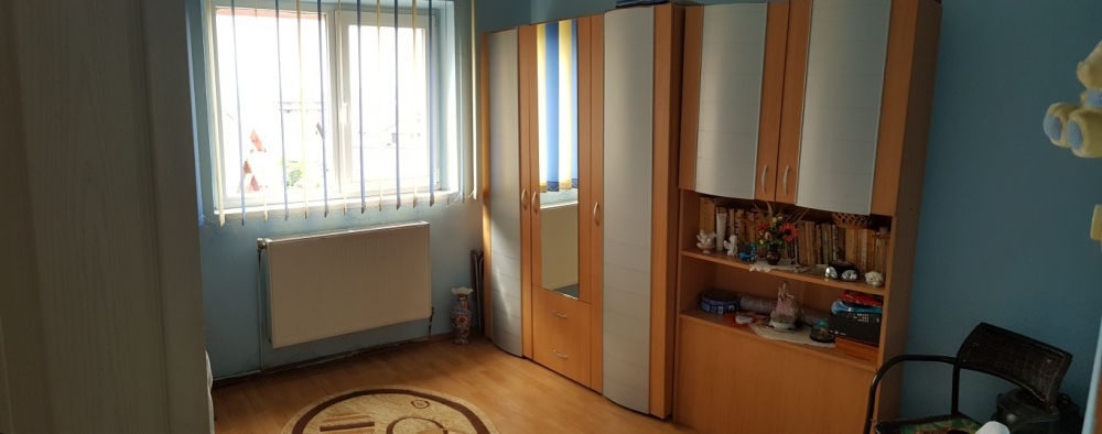 Apartament 3 camere de vanzare in Vasile Aaron, zona piata  sibiu