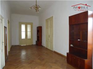 Apartament la vila cu 3 camere de vanzare in zona  ultracentrala Sibiu