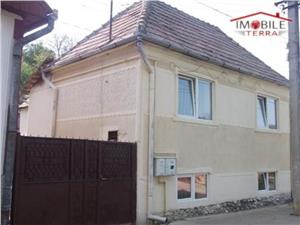 Casa de vanzare in Slimnic cu 5 camere