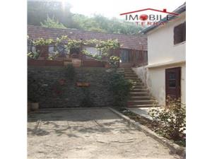 Casa de vanzare in Slimnic cu 5 camere