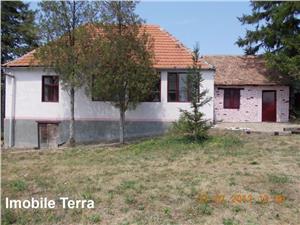 Casa cu 3 camere si teren 4500 mp, de vanzare in Sorostin   Sibiu