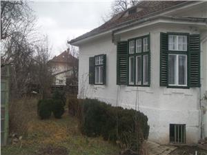 Casa cu 3 camere de inchiriat central Sibiu