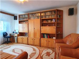 Apartament spatios cu 3 camere mobilat in Vasile Aaron