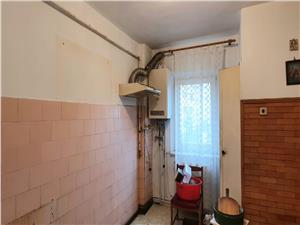 Apartament 2 camere decomandate etaj 1 pe Mihai Viteazul