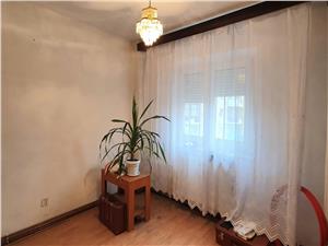 Apartament 2 camere decomandate etaj 1 pe Mihai Viteazul