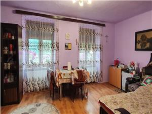 Apartament la casa Piata Cibin, cu geamuri la strada