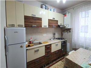 Apartament mobilat la etajul 2 pe Calea Cisnadiei