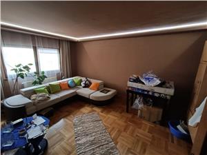 Apartament 4 camere mobilat si utilat la etajul 1 Strand