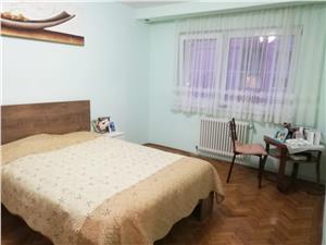 Apartament 4 camere decomandate in Vasile Aaron