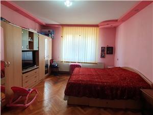 Casa cu spatiu comercial de vanzare in Sibiu