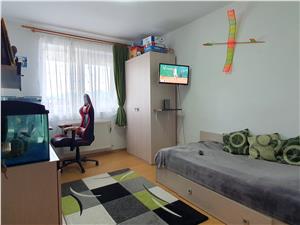Apartament decomandat cu 3 camere mobilat/utilat in Turnisor  Frunzei