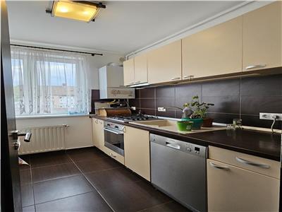 Apartament 3 camere, etaj 1 la vila de inchiriat Sibiu