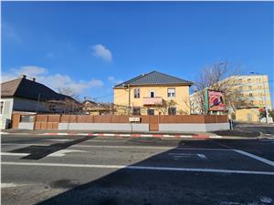 Casa pe Bulevardul Vasile Milea colt cu Nicolae Iorga