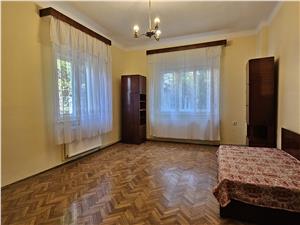 Casa cu gradina si garaj de inchiriat in zona Trei Stejari