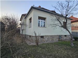 Casa cu 900 mp teren zona Calea Poplacii aproape de Parcul Sub Arini