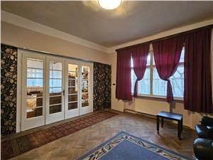 Casa cu 900 mp teren zona Calea Poplacii aproape de Parcul Sub Arini