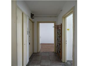 Apartament 3 camere de vanzare in zona centrala Sibiu