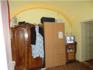 Apartament 3 camere de vanzare situat pe Balcescu