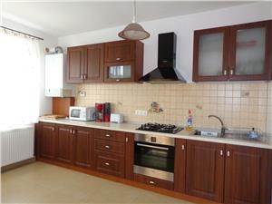 Apartament 3 camere de inchiriat la vila zona Dumbravii