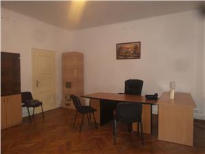 Apartament spatios pretabil birouri de inchiriat in Sibiu