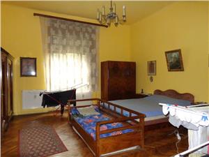 Apartament la casa  2 camere de vanzare zona centrala  Sibiu
