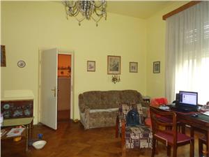 Apartament la casa  2 camere de vanzare zona centrala  Sibiu