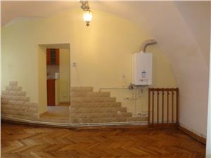 Apartament de vanzare  la casa in zona istorica Sibiu