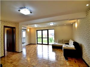 Penthouse cu 4 camere in Selimbar