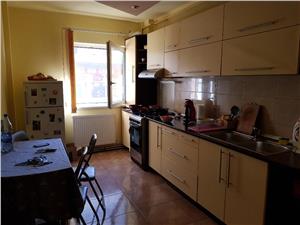 Apartament 3 camere de inchiriat in Sibiu, Siretului.