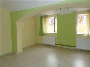 Apartament la casa de vanzare central in Sibiu