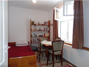 Apartament la casa cu o camera de vanzare in Sibiu