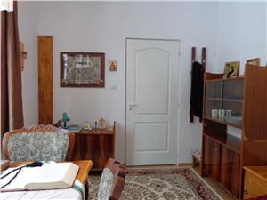 Apartament la casa cu o camera de vanzare in Sibiu