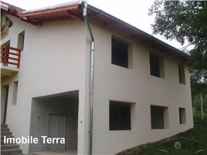 Casa noua de vanzare in zona de munte Sibiu, 4 camere si 1800 mp teren
